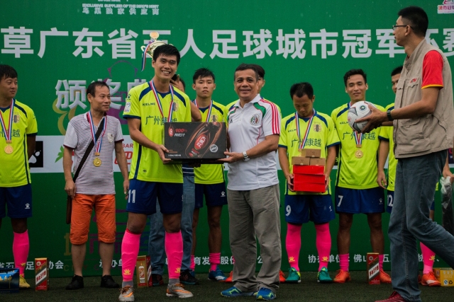 余嘉豪20+7浙江逆转北控 周鹏24分深圳胜宁波